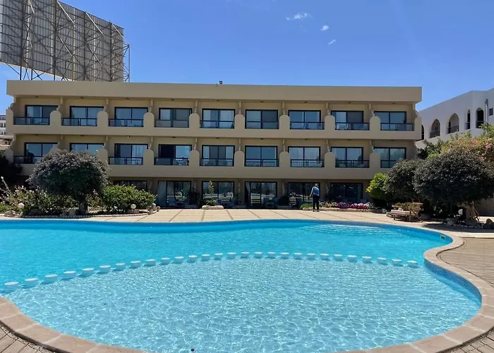 For Rent 206 Apartment *